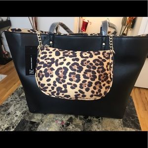 🚫SOLD🚫BRAND NEW 2 Pc Set! A tote bag & hand bag for one price.